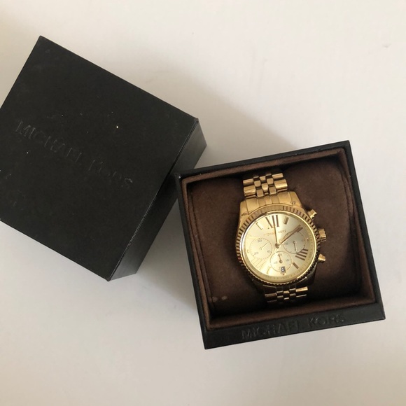 Gold Michael Kors watch - Picture 1 of 3